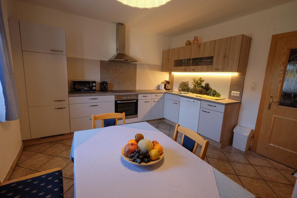 Haus Hubertus Lägenhet Radnig Exteriör bild
